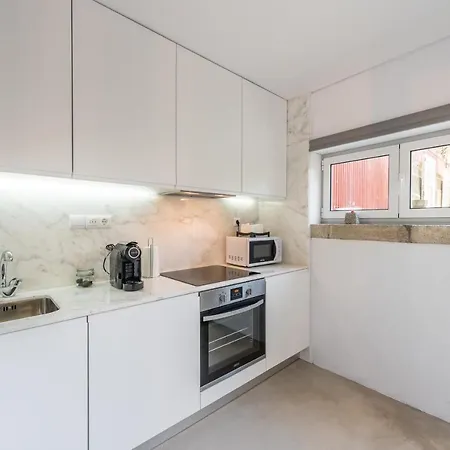 Guestready - Luxus Apts - Alves Da Veiga Garden Apartment *